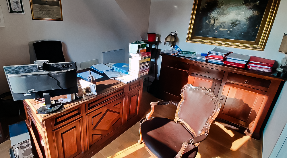 studio legale Costa raso scrivania-da-avvocato milano